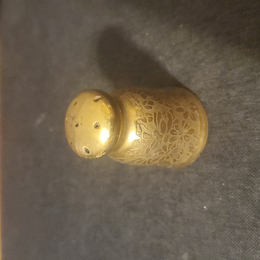 Vintage Stouffer Goldtone Salt Shaker